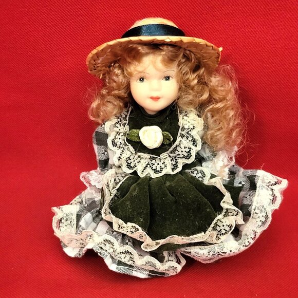Vintage Miniature Bisque Porcelain Doll Jointed Checkered Lidded Box - Picture 11 of 12